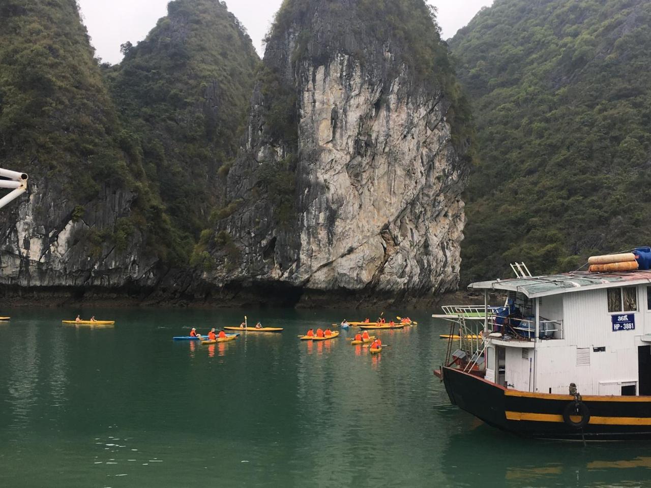 Nam Phuong Hotel Dong Khe Sau Exterior photo
